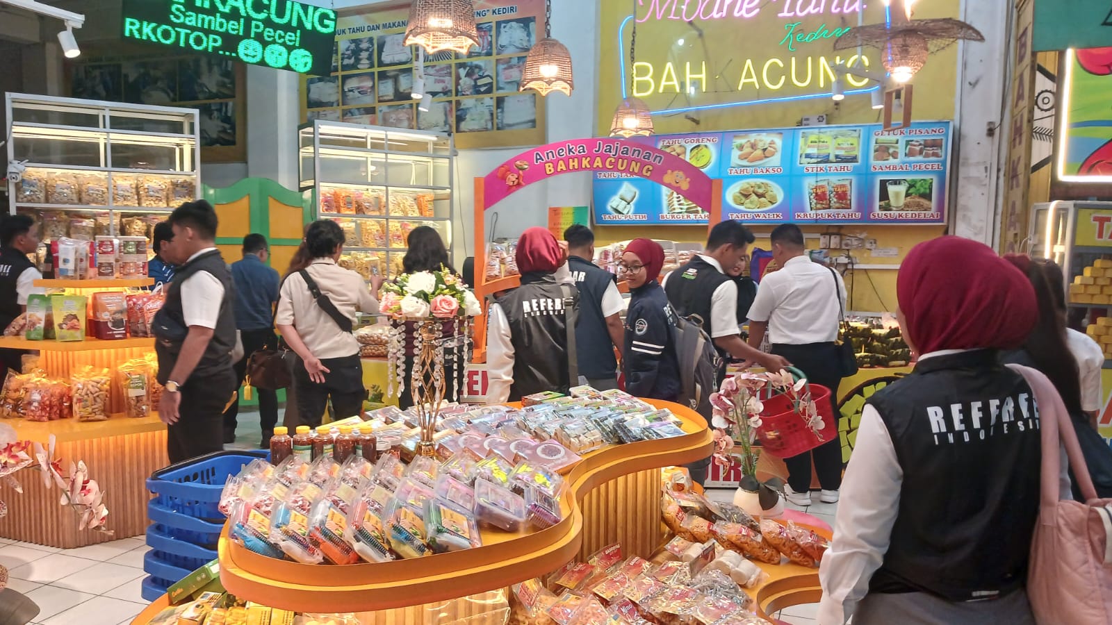 Atlet Peserta Kejuaraan Internasional Ksatria Nusantara PBTI Series Road to 8th Asian Taekwondo Indonesia Open Championship Saat City Tour di Kota Kediri