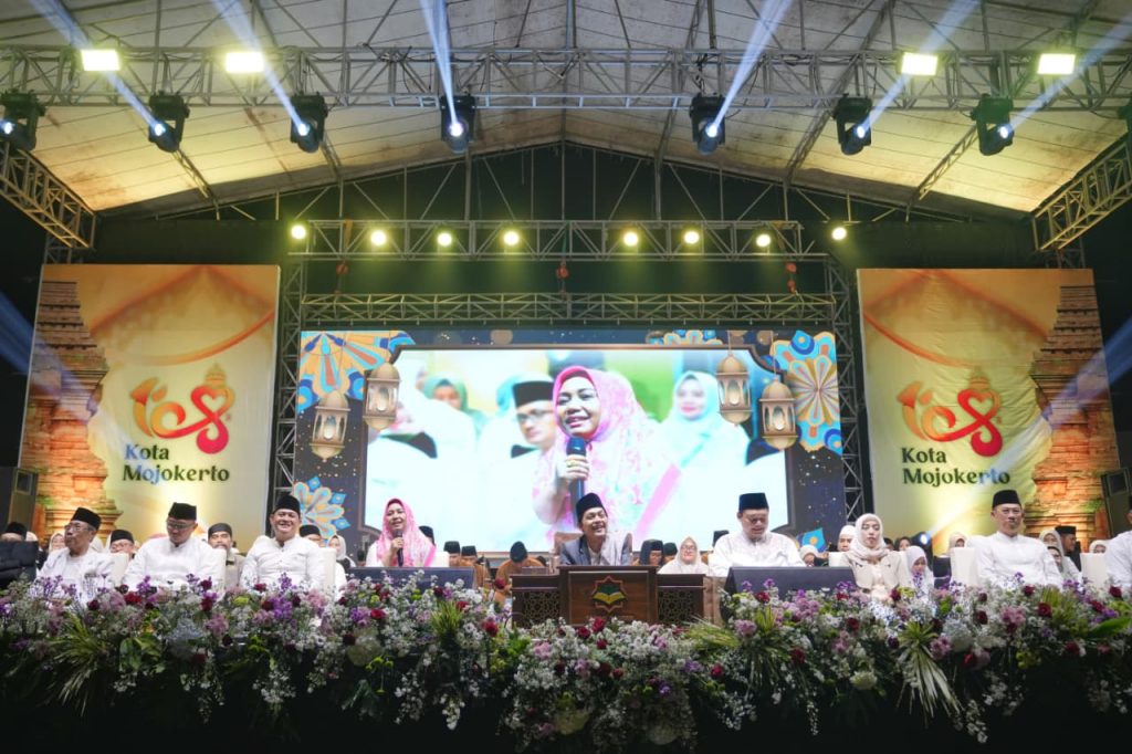Pengajian Gus Iqdam Semarakkan HUT ke-108 Kota Mojokerto Ribuan warga menghadiri pengajian akbar sebagai bagian peringatan hari jadi Kota Mojokerto.