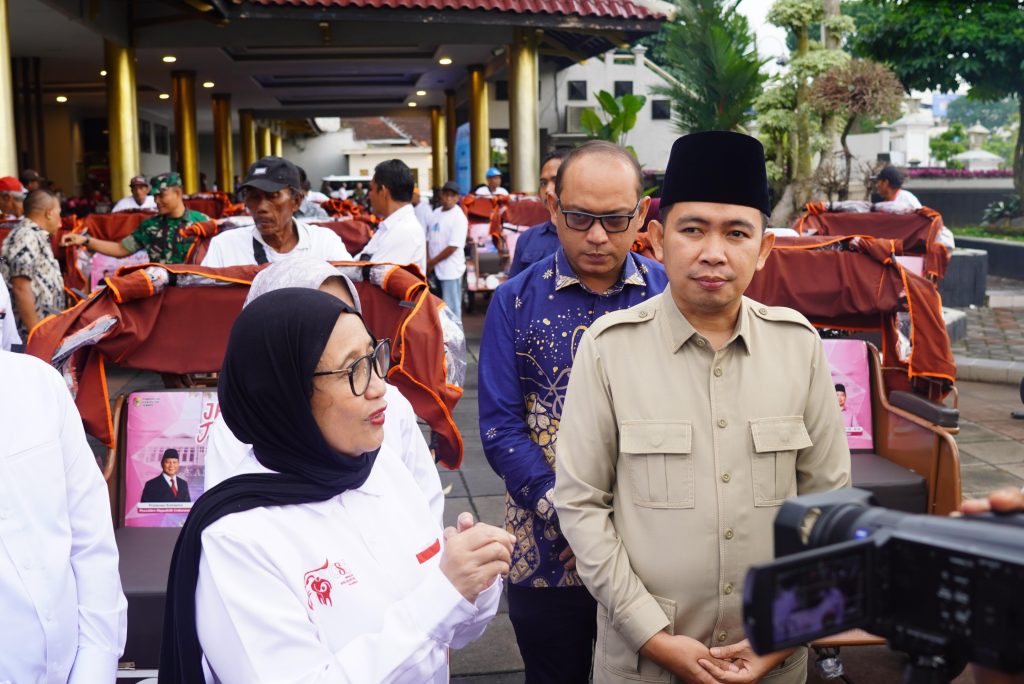 Gus Fawait Ucapkan Selamat kepada Ketua BGN Baru, Tegaskan MBG Jadi Motor Penggerak Ekonomi Desa Bupati Jember Muhamad Fawait saat bersama Nanik Sudaryati Deyang saat berkunjung ke Jember.Foto Diskominfo
