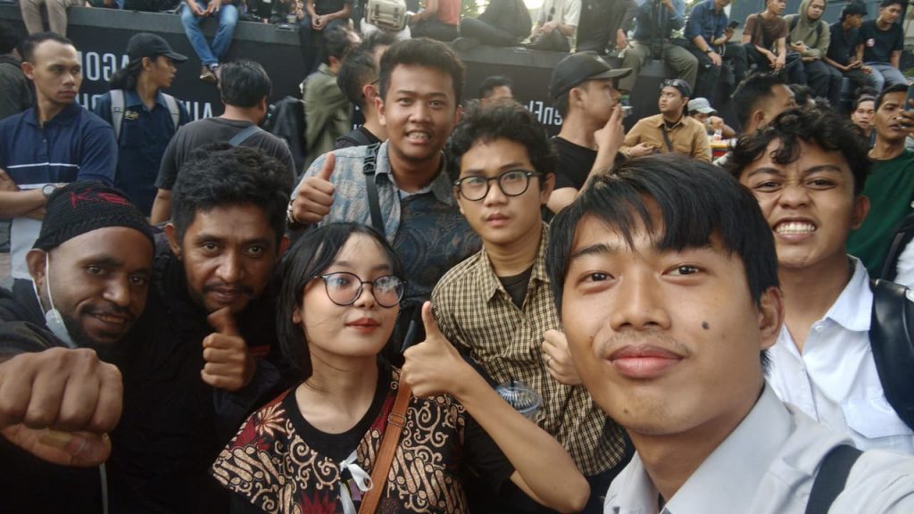 Demo “Indonesia Bangkrut” Memanas di Bundaran HI