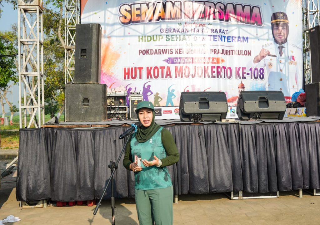 Senam Bersama Semarakkan HUT ke-108 Kota Mojokerto Wali Kota Mojokerto Ika Puspitasari