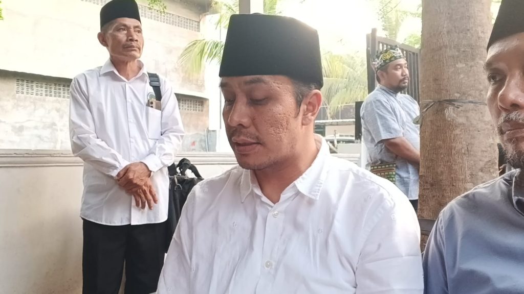 Masyayikh Pesantren Minta Munas-Konbes NU Jaga Karakter Keulamaan AHWA KH Abdul Rahman Al-Kautsar, saat menyampaikan harapan masyayikh dan Alim Ulama Menjelang Munas Alim Ulama dan Konbes NU (DR/GOnews.id)