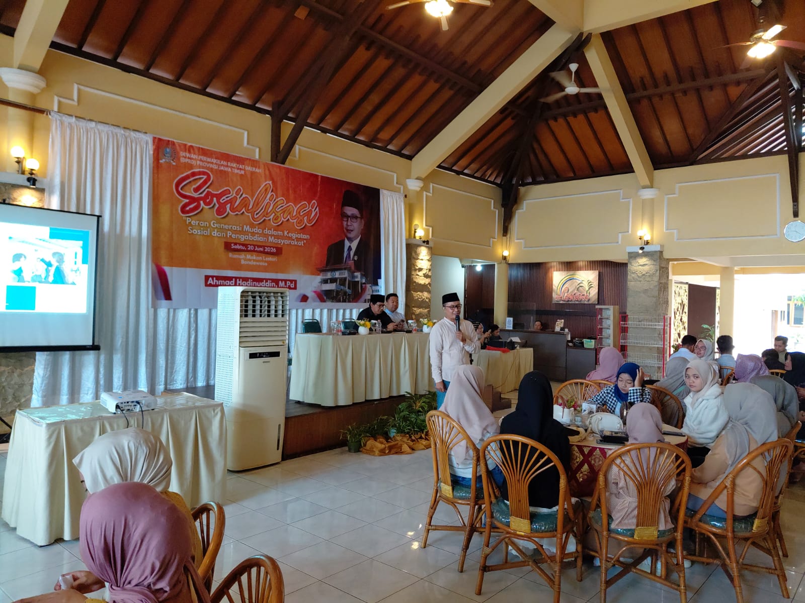 Hadinuddin, Anggota DPRD Jawa Timur Fraksi Gerindra saat sosialisasi kebangsaan di Ruma Makan Lestari Bondowoso, Sabtu (20/6/2026). (Doni/GOnews.id)