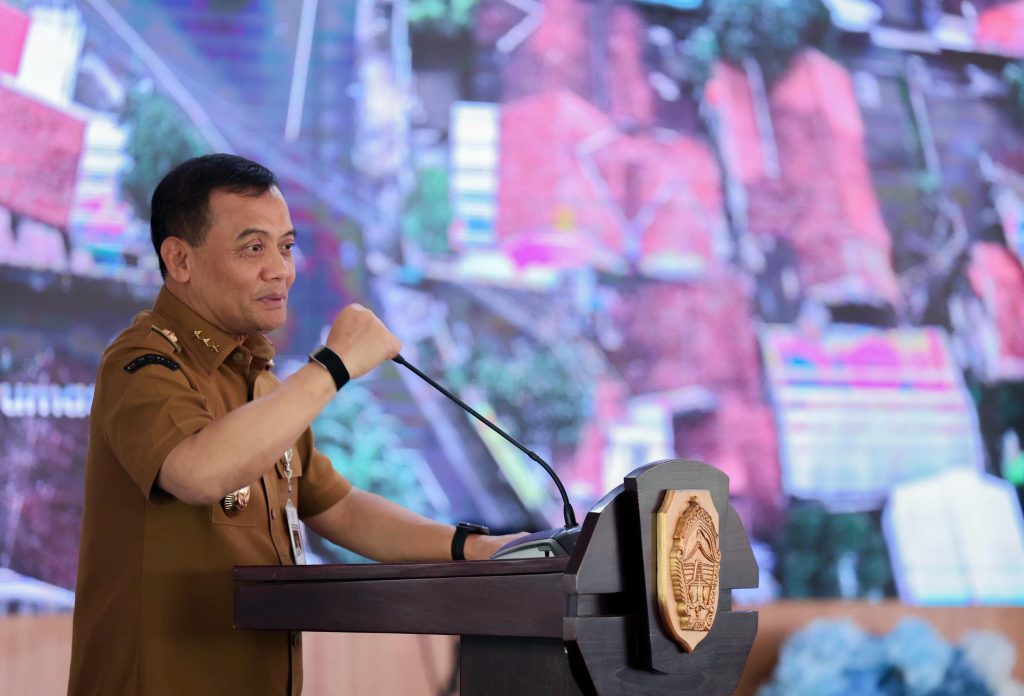 Gubernur Jawa Tengah Ahmad Luthfi saat mengikuti peresmian IJD Tahun Anggaran 2025 secara daring dari Pendopo Kabupaten Pati (GOnews.id)