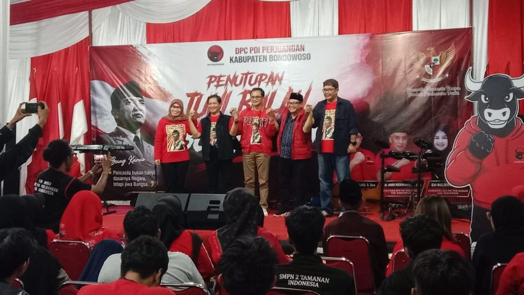 Foto: Puncak Peringatan Bulan Bung Karno Oleh DPC PDIP Kabupaten Bondowoso. Sabtu 27/6/2026. Malam. ( Doni/Gonews)