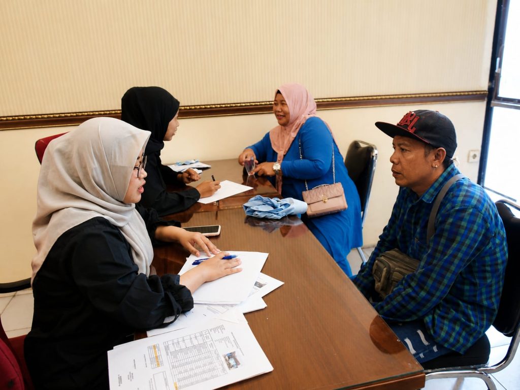 Caption : Suasana Didalam kantor perkim kota pasuruan. (Foto : Rahmat)