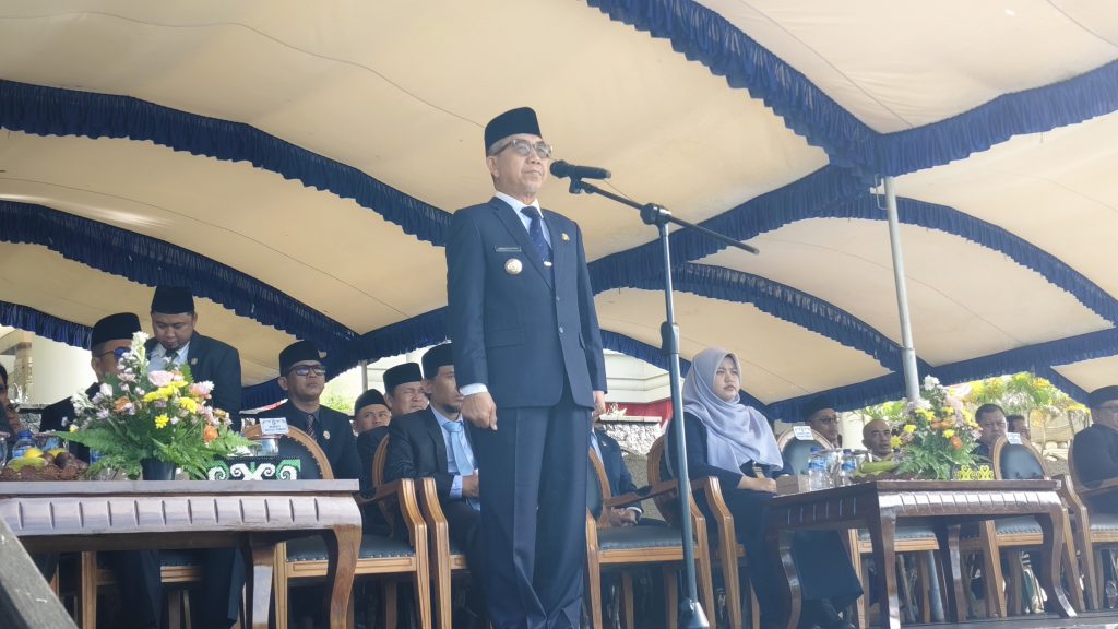 Hari Lahir Pancasila 2026, Bupati Kutim Teguhkan Semangat Persatuan Ardiansyah Sulaiman, Bupati Kutim saat memperingati Hari Lahir Pancasila di Lapangan Kantor Bupati Kutim, Selasa (2/7/2026) (Wahyudi/GOnews.id)