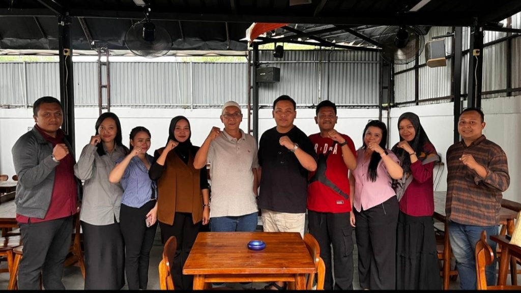 Bayu Surya Pimpin JMSI Kaltim Periode 2026-2031 Bayu Surya Gandamana ketua JMSI Kaltim bersama jajaran (dok.JMSI Kaltim)