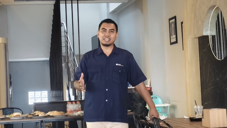 Andika Candra Paparkan Keunggulan MLT Perumahan BPJS Ketenagakerjaan di Kutim Kepala Kantor Cabang BPJS Ketenagakerjaan Kutai Timur, Andika Candra, memaparkan berbagai program perlindungan ketenagakerjaan di Warkop Naik Kelas, Sangatta, Senin (9/6/2026).