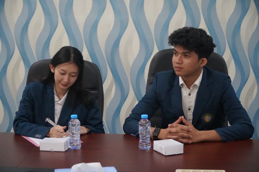 Dua mahasiswa Program Studi Ilmu Kelautan FPIK UB, Rr. Belva Koes Royana Putri dan Jerrico Manuel. Keduanya akan menjalani program TEEP selama dua bulan di National Taiwan Ocean University (NTOU), Taiwan.