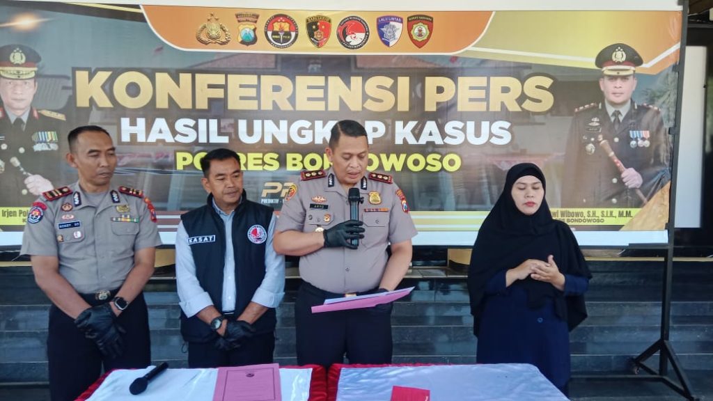Kapolres Bondowoso AKBP Dr. Aryo Dwi Wibowo Konferensi pers, Kamis(2/7/2026). (Doni/GOnews.id)