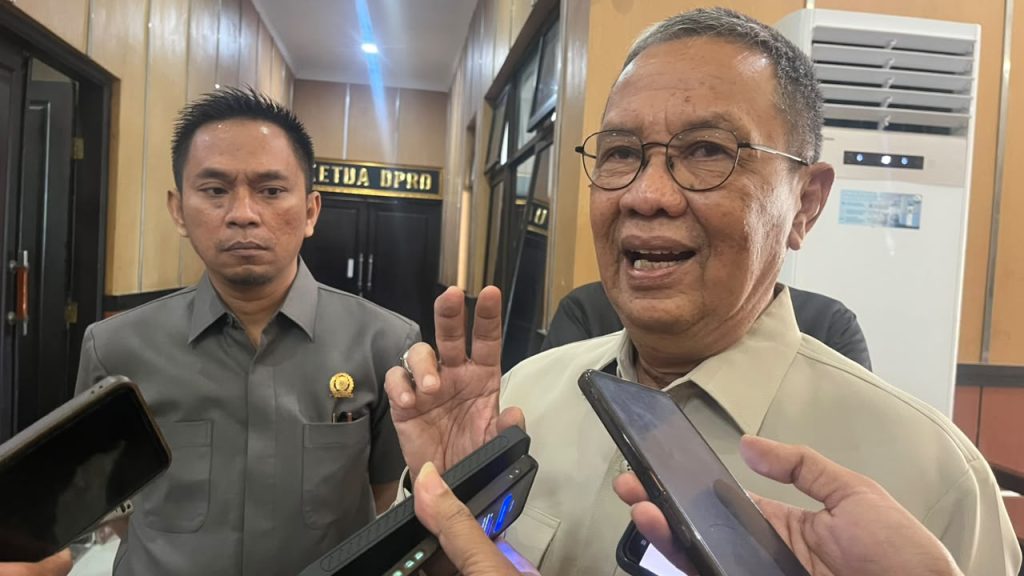DPRD Bondowoso Bedah Tuntas Temuan APBD 2025 H. Ahmad Dhafir, S. H .M. H Saat Dikonfirmasi di Kantor DPRD Kabupaten Bondowoso. Jum'at 3/7/2026.