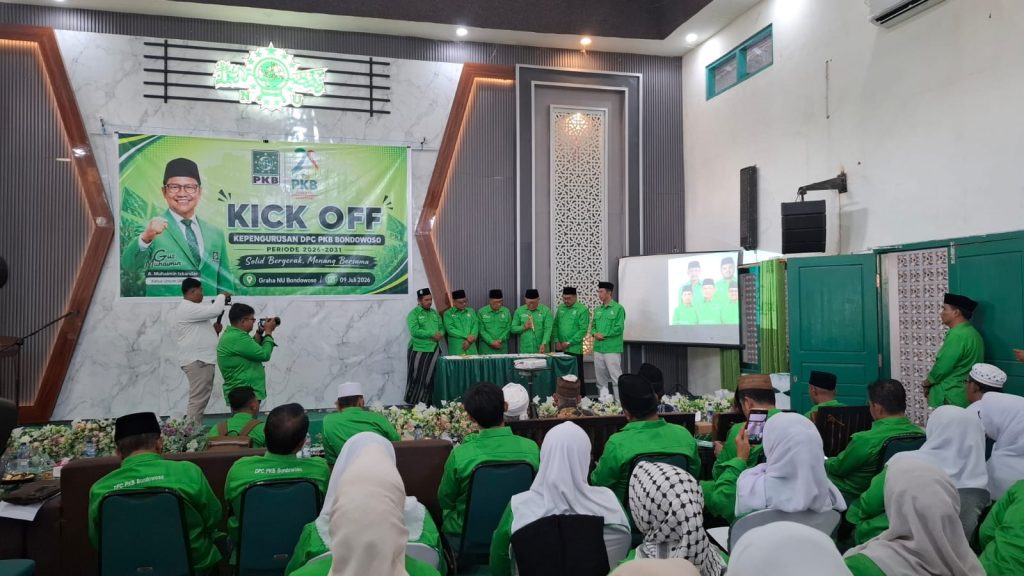 Kiai Faqih Subhan Perkuat Dewan Syura PKB, Al-Utsmani Kembali Jadi Simbol Sejarah Partai Pengukuhan Kepengurus DPC PKB Kabupaten Bondowoso di Graha NU, Kamis (9/7/2026) (Doni/GOnews.id)