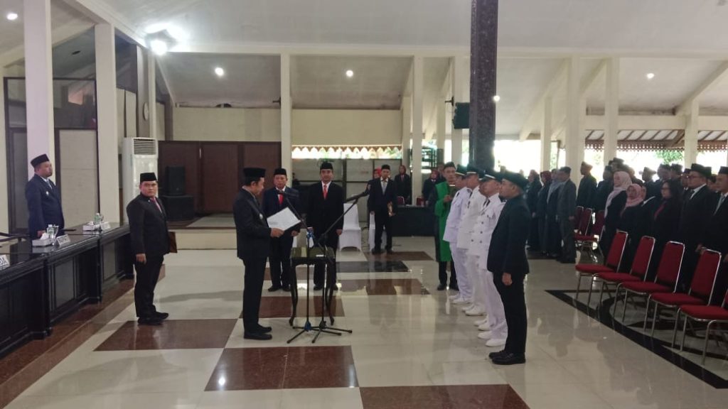 Bupati Bondowoso Rotasi 41 Pejabat, Perkuat Reformasi Birokrasi dan Layanan Publik Upacara Pelantikan 41 Pejabat Di lingkungan Pemkab Bondowoso, Kamis (9/7/2026) (Doni/GOnews.id)