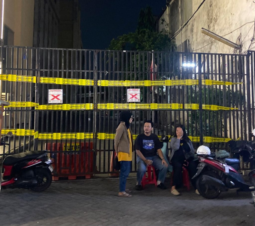 Lahan parkir swasta di Jalan Tunjungan tidak mengantongi izin ditutup Pemkot Surabaya pada Sabtu (4/7/2026). (Dok. Istimewah)