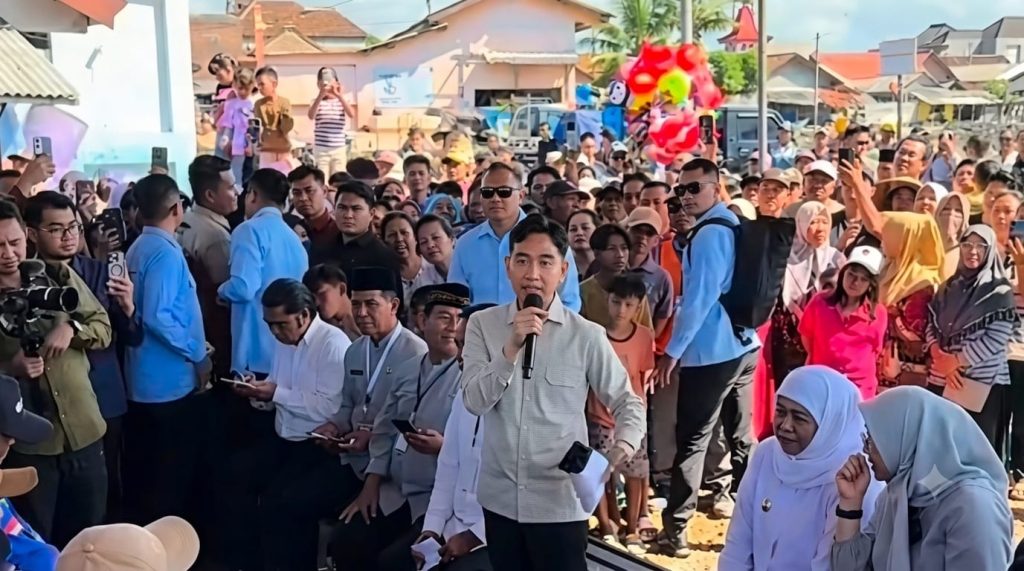 Nelayan Muncar Sampaikan Keluhan ke Gibran, Minta Izin Kapal Disederhanakan Wapres Gibran saat bertemu nelayan Muncar Banyuwangi (Gonews.id/Abdul Aziz)