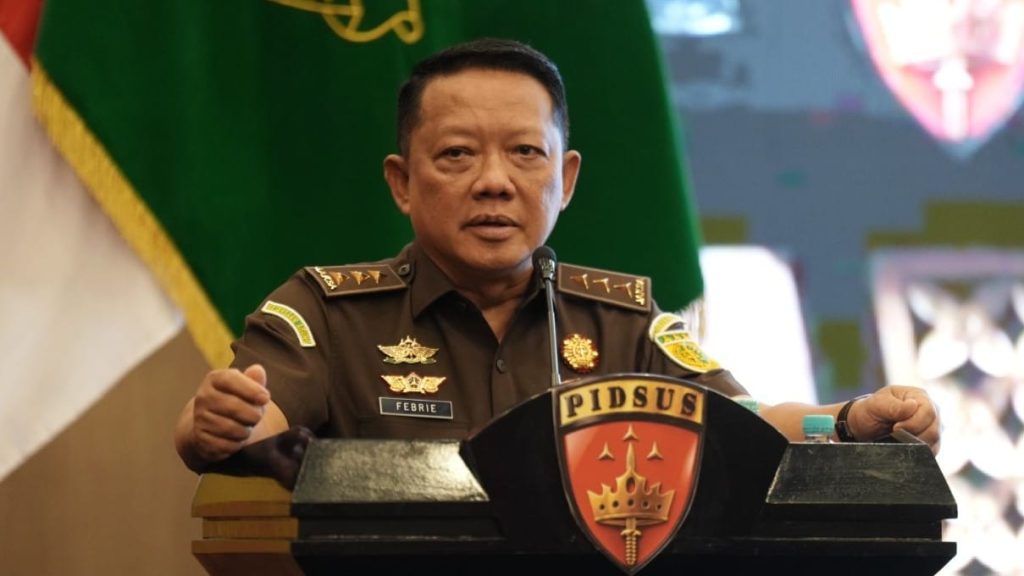 Febrie Lepas Jabatan Jampidsus Usai Terseret TPPU Jampidus, Febrie Adriansyah saat memberikan pengarahan terkait peningkatan kapasitas kepemimpinan kepada Aspidsus dan Kajari seluruh Indonesia, di Makassar, Sulawesi Selatan (25/6/2026) Foto: Puspenkum