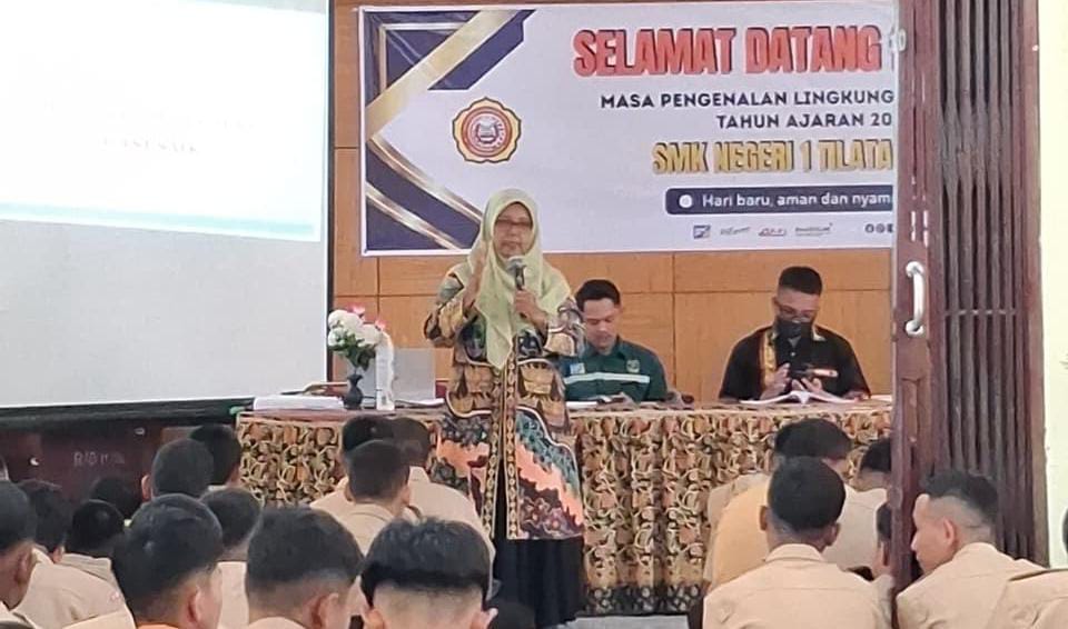 MPLS Ramah Awali Adaptasi Siswa di SMKN 1 Tilatang Kamang keterangan fhoto : Suasana kegiatan MPLS Ramah di SMKN 1 Tilatang Kamang yang berlangsung hangat, edukatif, dan penuh kebersamaan, Kamis (16/7/2026). (Fhoto : Dioni/Gonews.id)