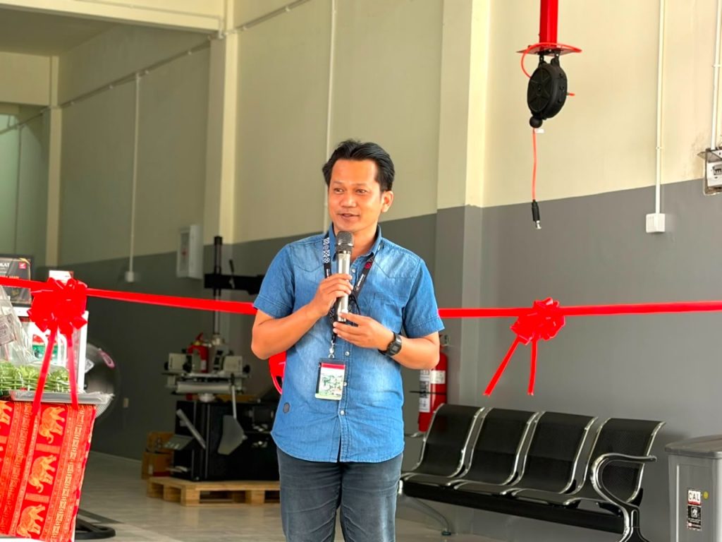 Astra Motor Kaltim 2 Resmikan AHASS Baru di Samarinda Keterangan Foto : Ignatius Nindyatama selaku Technical Service Manager Astra Motor Kalimantan Timur 2 saat menyampaikan sambutannya dalam prosesi peresmian AHASS Sukses Perkasa Abadi yang telah dilaksanakan pada Selasa (21/07) kemarin.