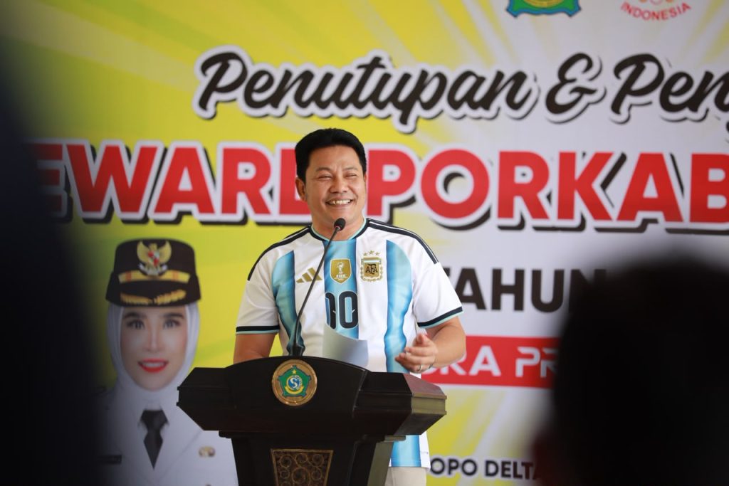 Bupati Sidoarjo H. Subandi