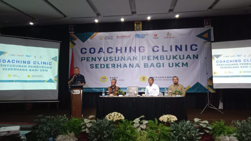 Sambutan Anggota DPRD Provinsi Jawa Timur, dr. Agung Mulyono, Diacara Coaching clinic Penyusunan Pembukuan Sederhana di Orilla Cafe Dan Resto Bondowoso, Rabu (29/7/2026) (Doni/Gonews.id)