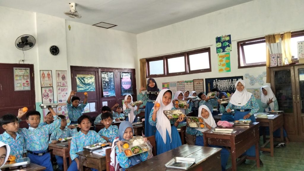 160 Siswa Sukosari Lor Nikmati Menu Bergizi Siswa Siswi SDN Sukosari 3, Jum'at(31/7/2026) (Doni/GOnews.id)