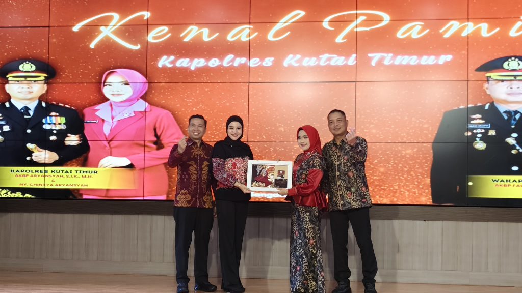 Pimpin Polres Kutai Timur, AKBP Aryansyah Ajak Masyarakat Waspadai Kejahatan Siber Suasana pisah sambut Kapolres Kutai Timur di Gedung Serba Guna Komplek Bukit Pelangi Sangatta Utara, Senin (13/7/2026) (Wahyu/GOnews.id)