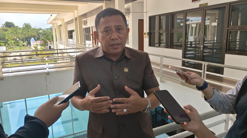 Dorong “Bontang Terang”, Komisi C DPRD Bontang Alokasikan Pengadaan Ratusan LPJU Hingga ke Dalam Gang Wakil Ketua Komisi C DPRD Bontang, Muhammad Sahib (dok. GOnews.id)