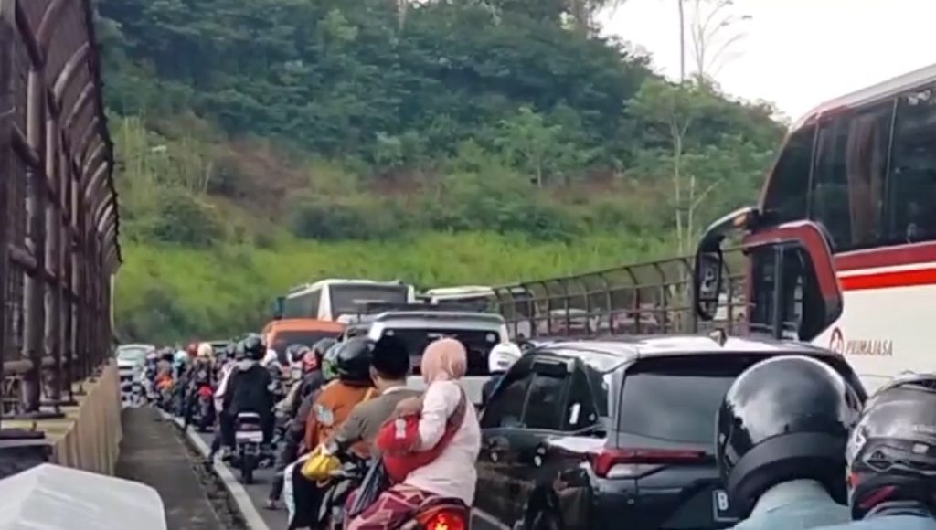 Arus Balik Lebaran di Jalur Gentong Padat Merayap