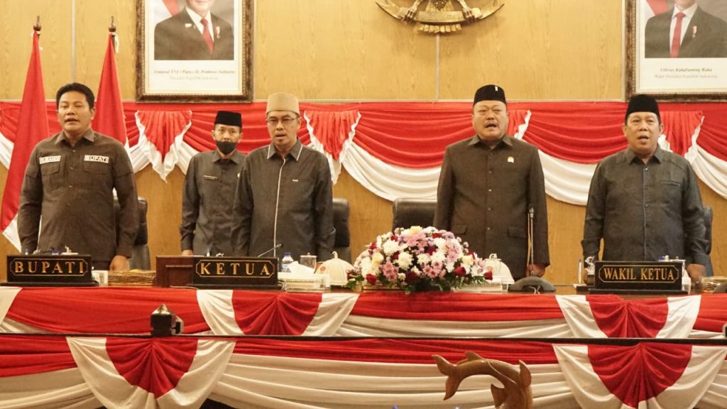Banggar DPRD Soroti Kinerja APBD 2025 Sidoarjo Ketua DPRD Sidoarjo H. Abdillah Nasih memimpin Rapat Paripurna penyampaian Laporan Hasil Pembahasan Banggar terhadap Raperda Pertanggungjawaban APBD Tahun Anggaran 2025