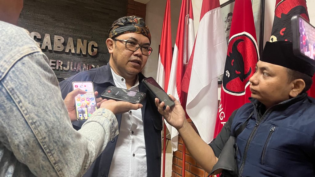 Dua Pendaki Tewas di Gunung Piramid, Sinung Sudrajad: Tutup Jalurnya, Benahi Sistemnya! Wakil Ketua DPRD Kabupaten Bondowoso, Sinung Sudrajad Sikapi Tragedi Hilangnya 2 Pendaki Gunung Piramid Hingga Ditemukan Meninggal. Rabu (5/8/2426) (Doni/Gonews.Id)