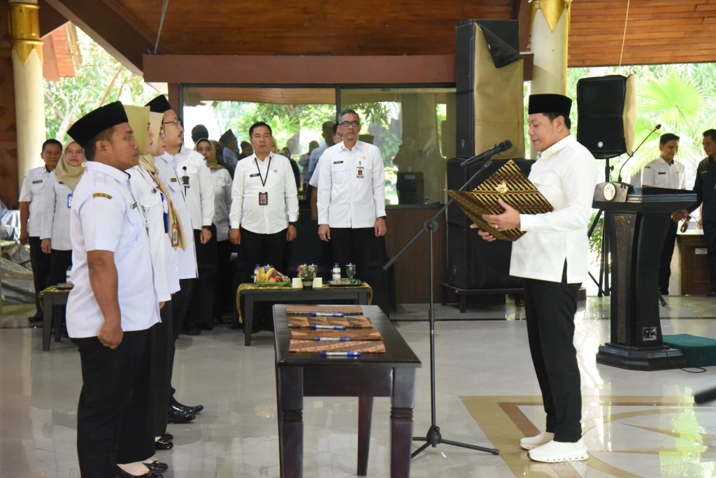 254 Kepsek Sidoarjo Dikukuhkan, Jabatan Jadi Amanah Pengukuhan 254 pejabat di lingkungan Dinas Pendidikan dan Kebudayaan Kabupaten Sidoarjo di Pendopo Delta Wibawa, Rabu (12/8/2026).