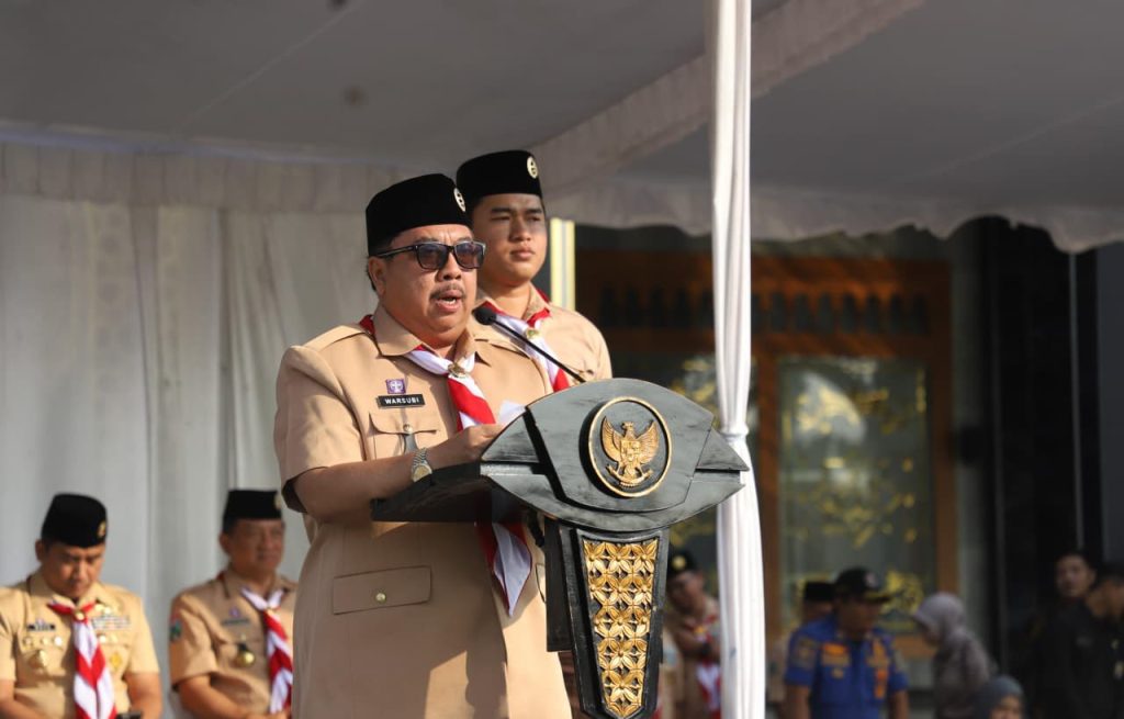 Hari Pramuka ke-65, Jombang Dorong Swasembada Pangan Bupati Jombang Warsubi, S.H., M.Si., bertindak sebagai pembina upacara sekaligus Ketua Majelis Pembimbing Cabang (Kamabicab) Gerakan Pramuka Jombang