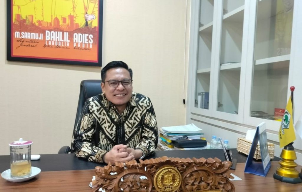 Minim Atribut Kemerdekaan di Rungkut Jadi Sorotan Wakil Ketua DPRD Surabaya, Arif Fathoni saat berada di ruang kerja, Sabtu (15/8/2026). (Istimewah)