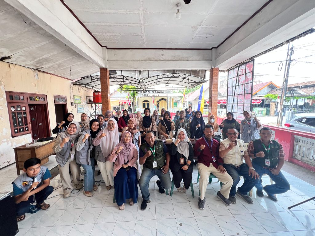 DPL KKN, para narasumber, tim mahasiswa KKN, serta seluruh peserta UMKM usai pelaksanaan pelatihan di Balai Dusun Jogodayon (Bella)