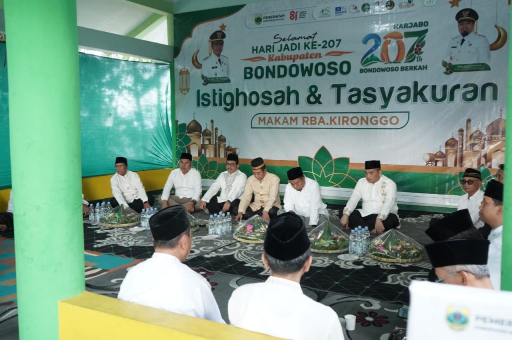 Harjabo ke-207, Bupati Bondowoso Ajak Warga Wariskan Kebaikan Acara Istighosah Dan Tasyakuran Hari Jadi Kabupaten Bondowoso ke 207 di Makam RBA. Kironggo. Sabtu15/8/2026.