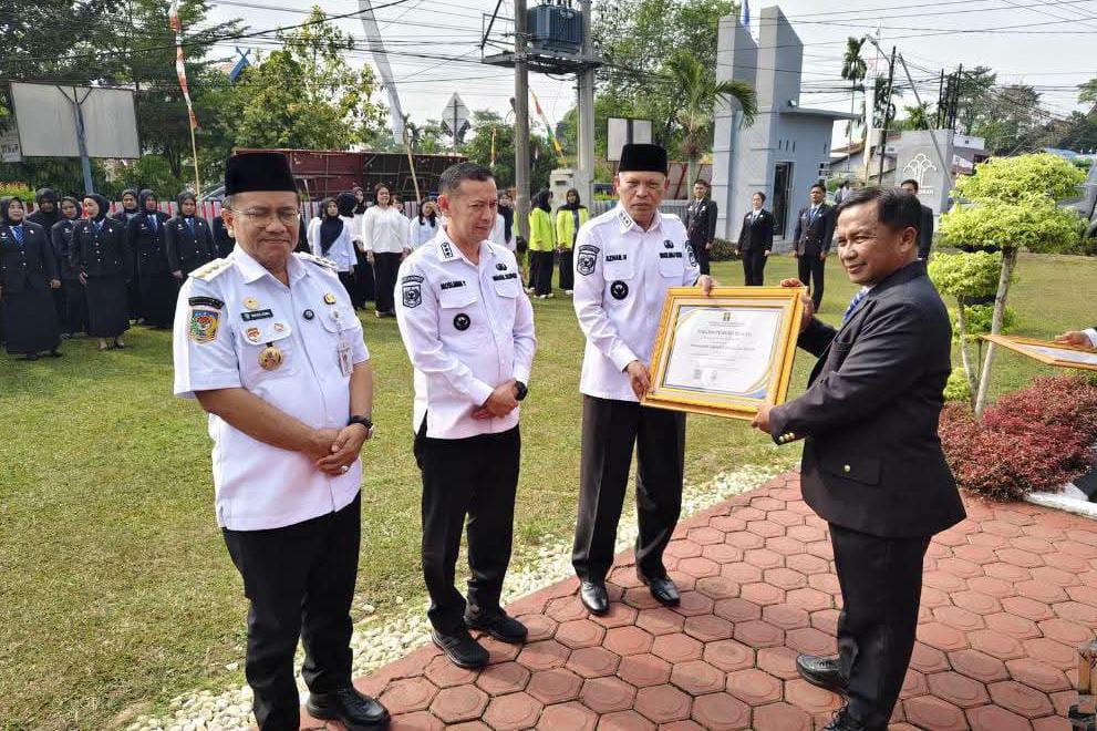 Sungai Penuh Raih Predikat Istimewa IRH 2026 Pemkot Sungai Penuh meraih predikat istimewa IRH 2026 dari Kementerian Hukum Jambi atas komitmen reformasi hukum.