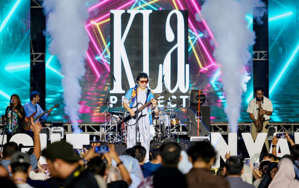KLa Project tampil sebagai pamungkas Harmony of Java 2026 yang berlangsung di area Pusat Rekreasi dan Promosi Pembangunan (PRPP) Jawa Tengah, Kota Semarang (GOnews.id)