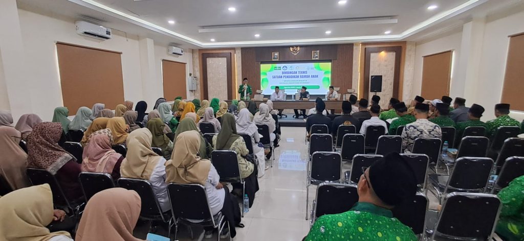 PERGUNU Bekali Sekolah Jombang Ciptakan Ruang Ramah Anak PP PERGUNU menggelar bimtek sekolah ramah anak di Jombang