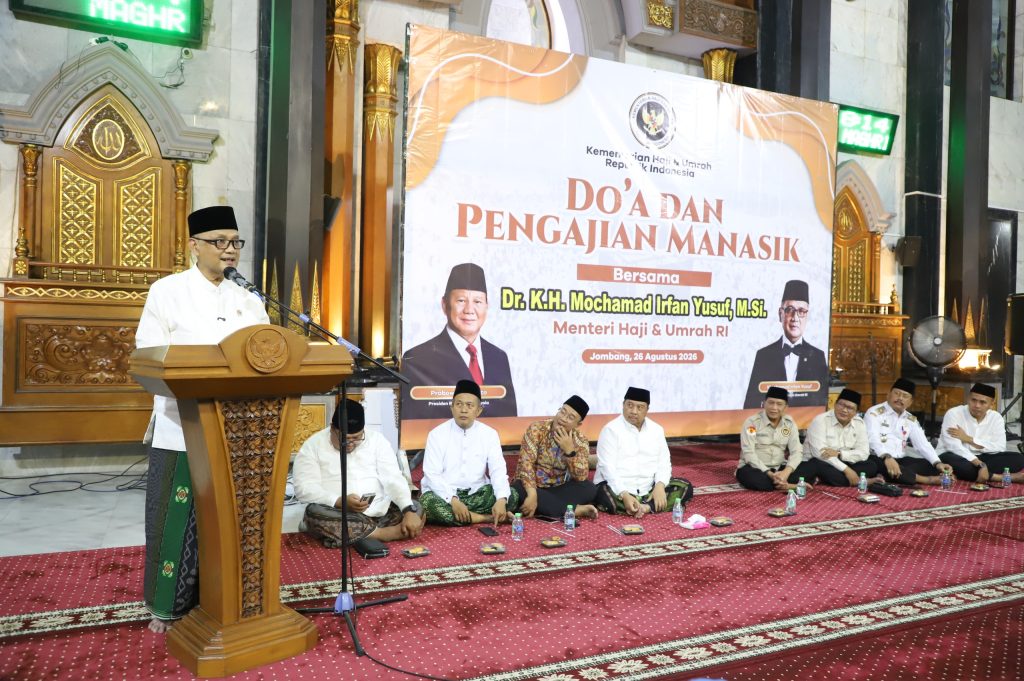 Menteri Haji dan Umrah Republik Indonesia Dr. K.H. Mochamad Irfan Yusuf Hasyim, M.Pd. atau Gus Irfan hadir bersama jajaran Forkopimda dan para jemaah dalam kegiatan yang berlangsung khidmat di Masjid Agung Baitul Mukminin Jombang, Jawa Timur, Rabu (26/8/2026)