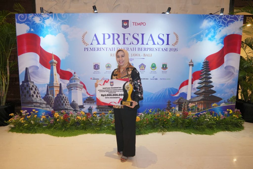 Kota Mojokerto Terbaik Nasional soal Akses Kesehatan, Terima Insentif Fiskal Rp2 Miliar Wali Kota Mojokerto Ika Puspitasari saat menerima penghargaan di Nusa Dua Convention Center, Bali, Jumat (28/8/2026)