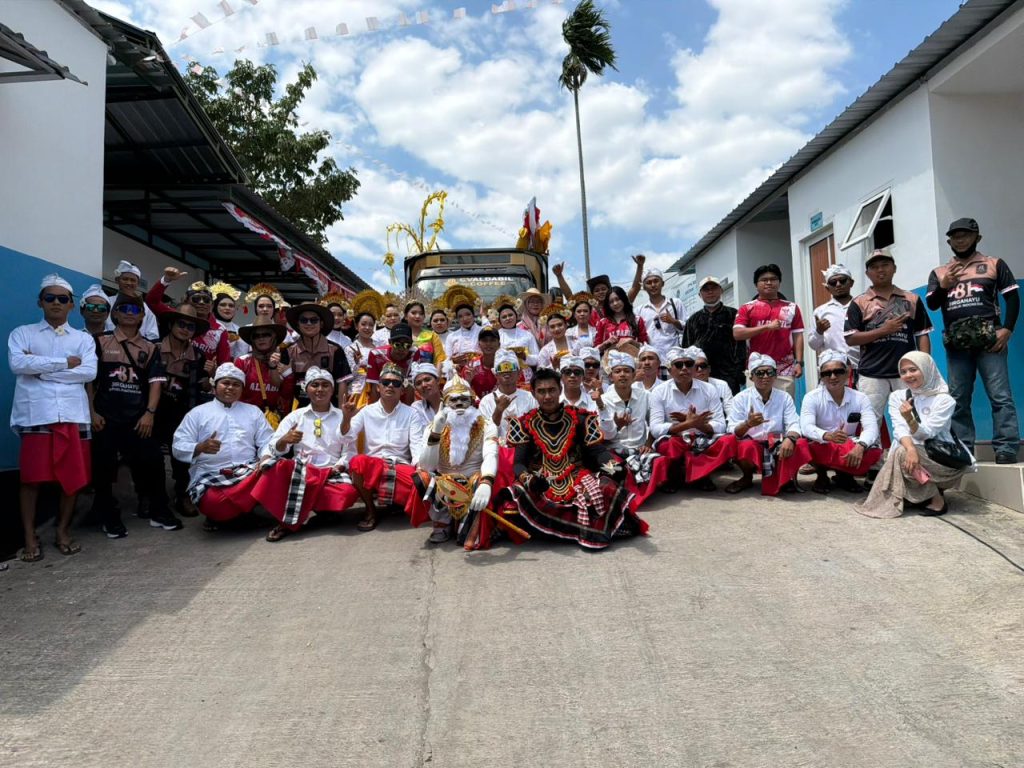 SPPG Sukosari Lor Bawa Pesona Adat Bali di Taring ke-19, Tegaskan Merdeka dari Stunting SPPG Sukosari Lor, Tampil Dengan Budaya Bali Dalam Gerak Jalan Tapen–Sukosari–Sumber Wringin (Taring) ke-19. Sabtu 29/8/2026.