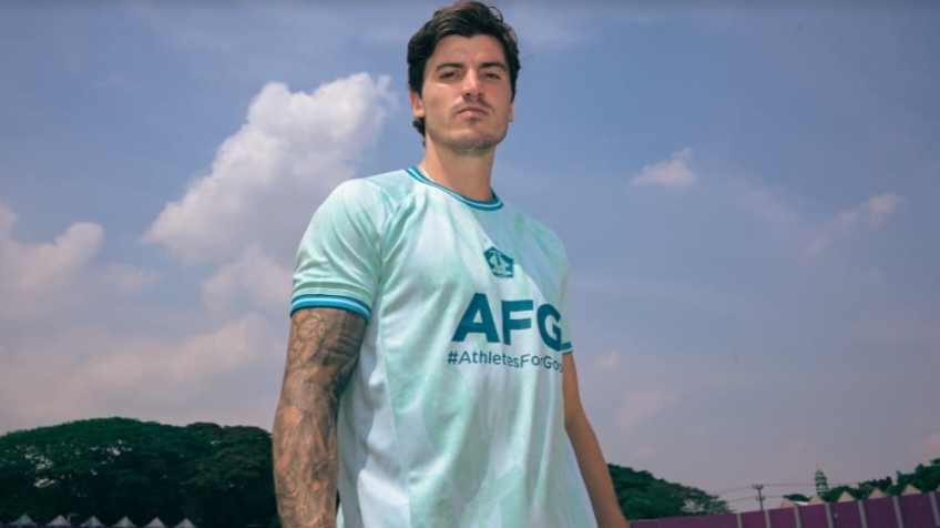Persik Kediri Rekrut Sergio Castel Perkuat Serangan Persik Kediri resmi merekrut penyerang asal Spanyol, Sergio Castel