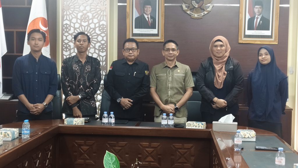 Fraksi PKS DPRD Kaltim Buka Ruang Aspirasi bagi Generasi Muda Kutai Kartanegara Suasana hari Aspirasi di Ruang Fraksi PKS Kaltim Gedung D DPRD Kaltim, Senin (10/8/2026) (JM/GOnews.id)