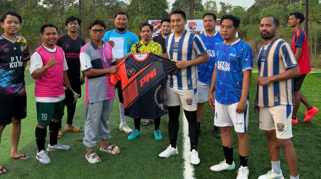 Jukut FC Resmi Gabung KSMI Kutim, Bidik Porwada Jukut FC resmi mendaftarkan diri ke KSMI Kutim di Lapangan Mini Soccer Borneo Jaya Assadiyah.Foto: Istimewa