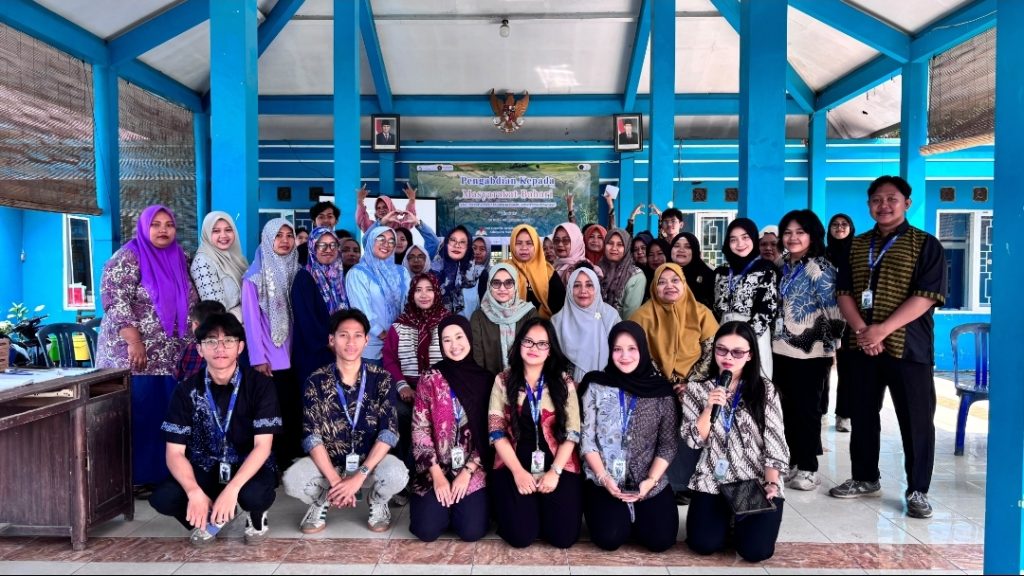 Mahasiswa FPIK UB Dorong Diversifikasi Ikan Patin Jadi Kaki Naga Bernilai Tambah di Desa Sukorejo PKM-Bahari FPIK UB Kelompok 09 melalui program diversifikasi ikan patin menjadi kaki naga di Desa Sukorejo pada Sabtu (1/8/2026) (dok.FPIK UB)