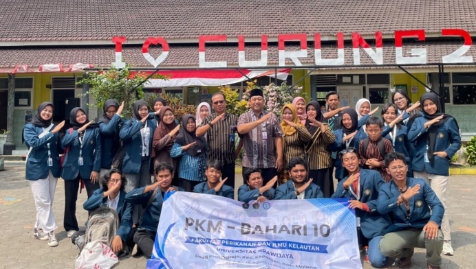 Edukasi Gizi dan Cegah Stunting, Mahasiswa PKM Bahari 10 FPIK UB Gencarkan Gemarikan di SDN 2 Curungrejo Mahasiswa FPIK UB edukasi Gemarikan kepada siswa SDN 2 Curungrejo