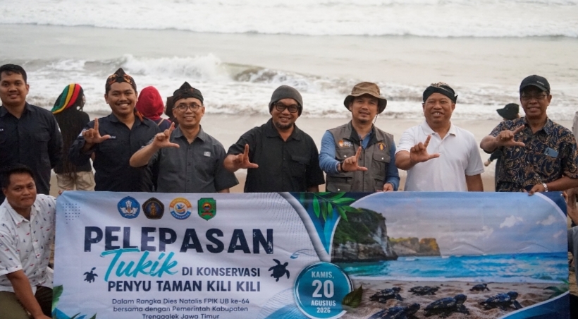 Tak Hanya Lepas Tukik, UB–Pemkab Trenggalek Jadikan Pantai Kili-Kili Laboratorium Lapang Konservasi UB dan Pemkab Trenggalek mengembangkan Living Laboratory Pantai Kili-Kili untuk riset, pendidikan, dan konservasi pesisir.