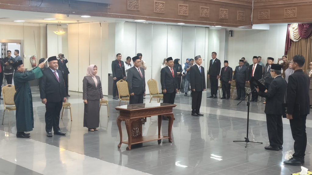 Rotasi Lima Pejabat Eselon II Kutim, Ardiansyah Dorong Birokrasi Lebih Adaptif dan Efektif Suasana pelantikan lima pejabat pimpinan tinggi pratama di lingkungan Pemerintah Kabupaten Kutai Timur, Jumat (28/8/2026)
