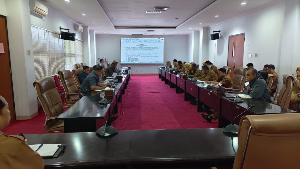 Komisi C DPRD Bontang Minta Aturan Izin Angkutan di Raperda Diperjelas rapat kerja Komisi C DPRD Kota Bontang bersama Dinas Perhubungan (Dishub) dan Bagian Hukum Sekretariat Daerah Kota Bontang di Ruang Rapat DPRD, Senin (3/8/2026).